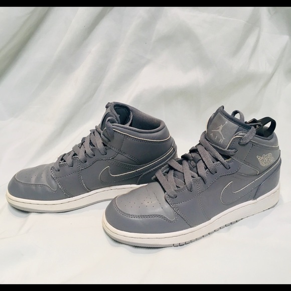AIR JORDAN 1 RETRO MID GS 'COOL GREY WOLF GREY' - Picture 3 of 13